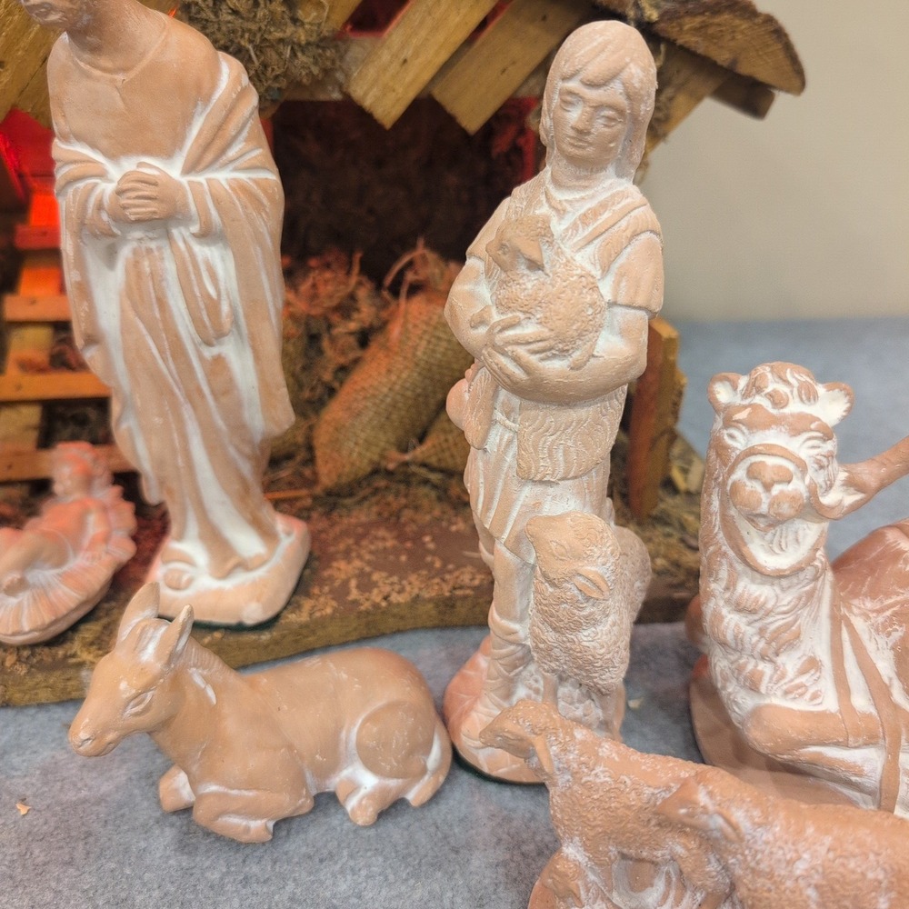 Lighted Wooden Nativity Stable with 11 Terracotta Style Figurines Christmas Set - Picture 9 of 16
